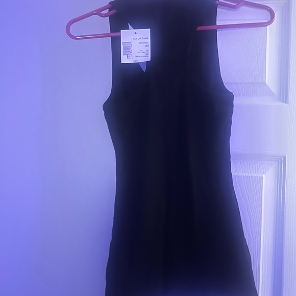 G BY Guess Los Angeles Black Tank Top with Red Accents lips - Picture 5 of 5